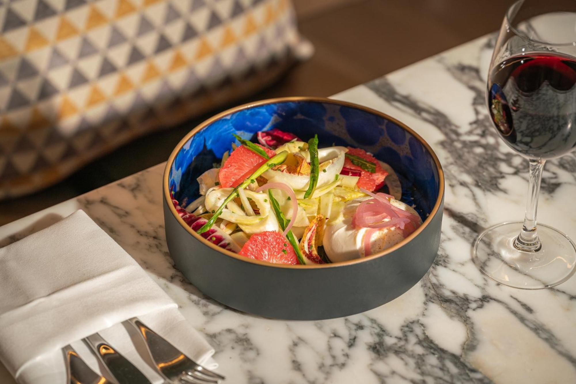 Sanderson Londra Esterno foto A salad at the restaurant